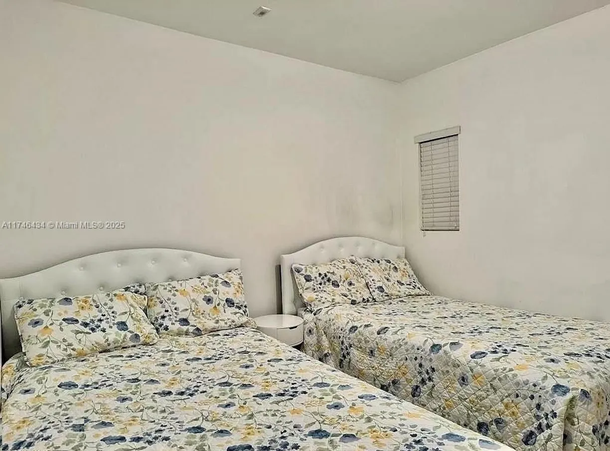 South Florida Real Estate | View 1560 Meridian Ave, 207 | Listing