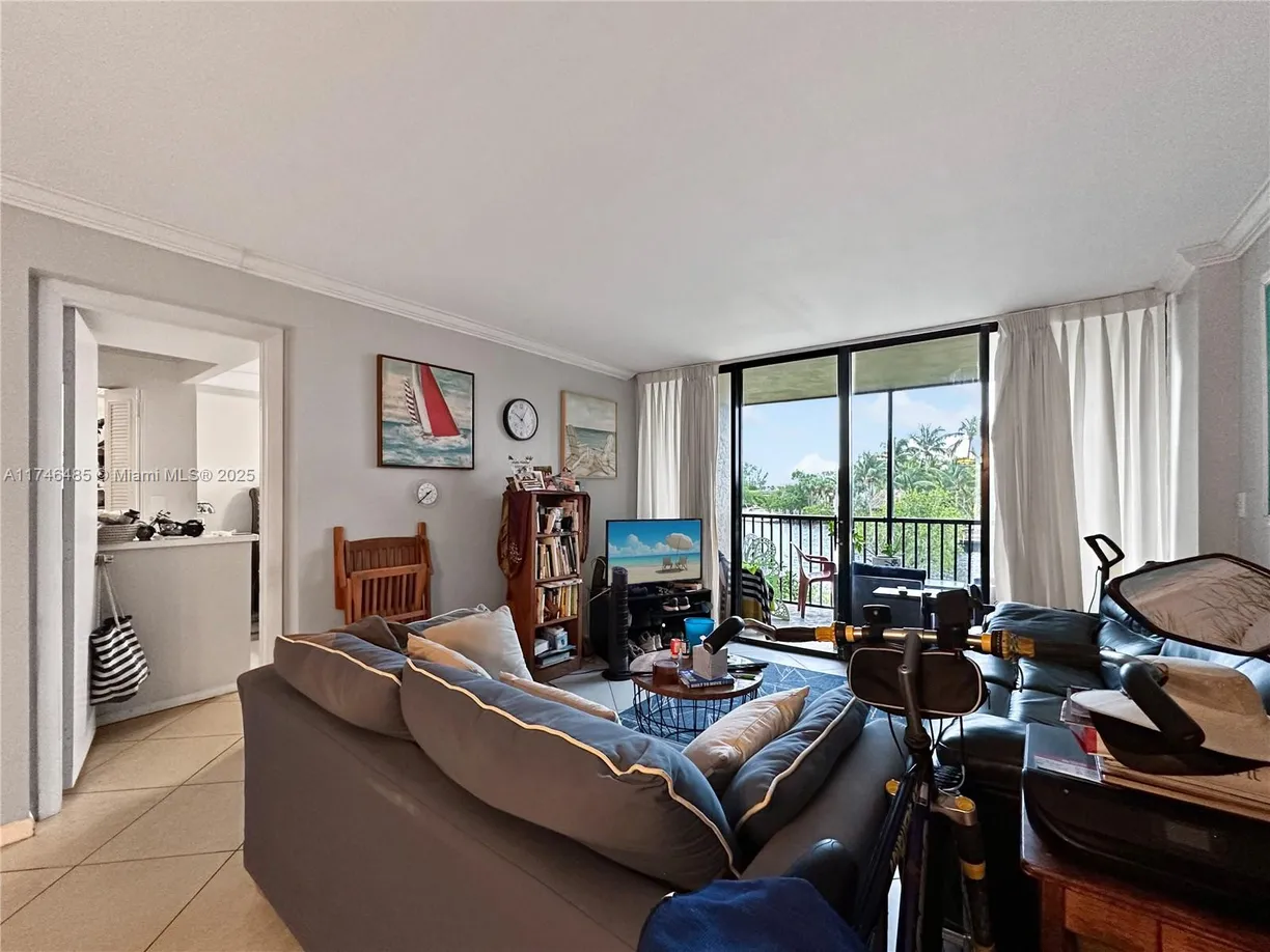 South Florida Real Estate | View 13 Royal Palm Way, 2030 | Listing
