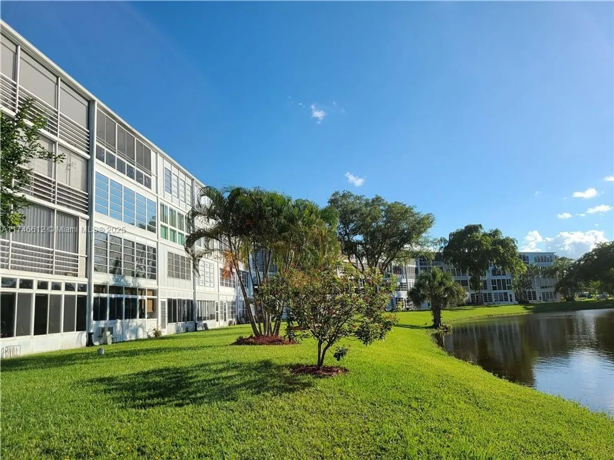 South Florida Real Estate | View 4071 Cambridge D, 4071 | Listing