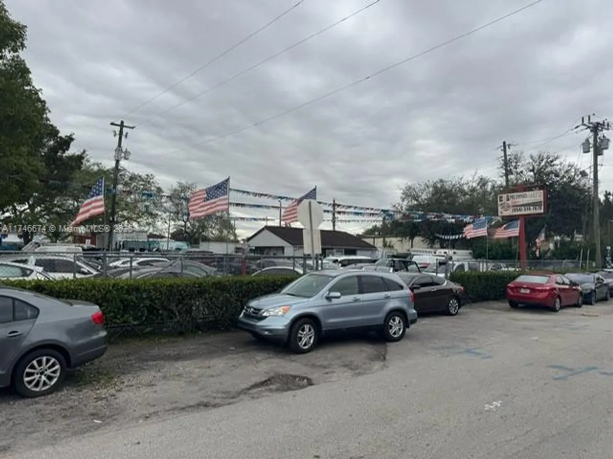 South Florida Real Estate | View 4420 Peters Rd