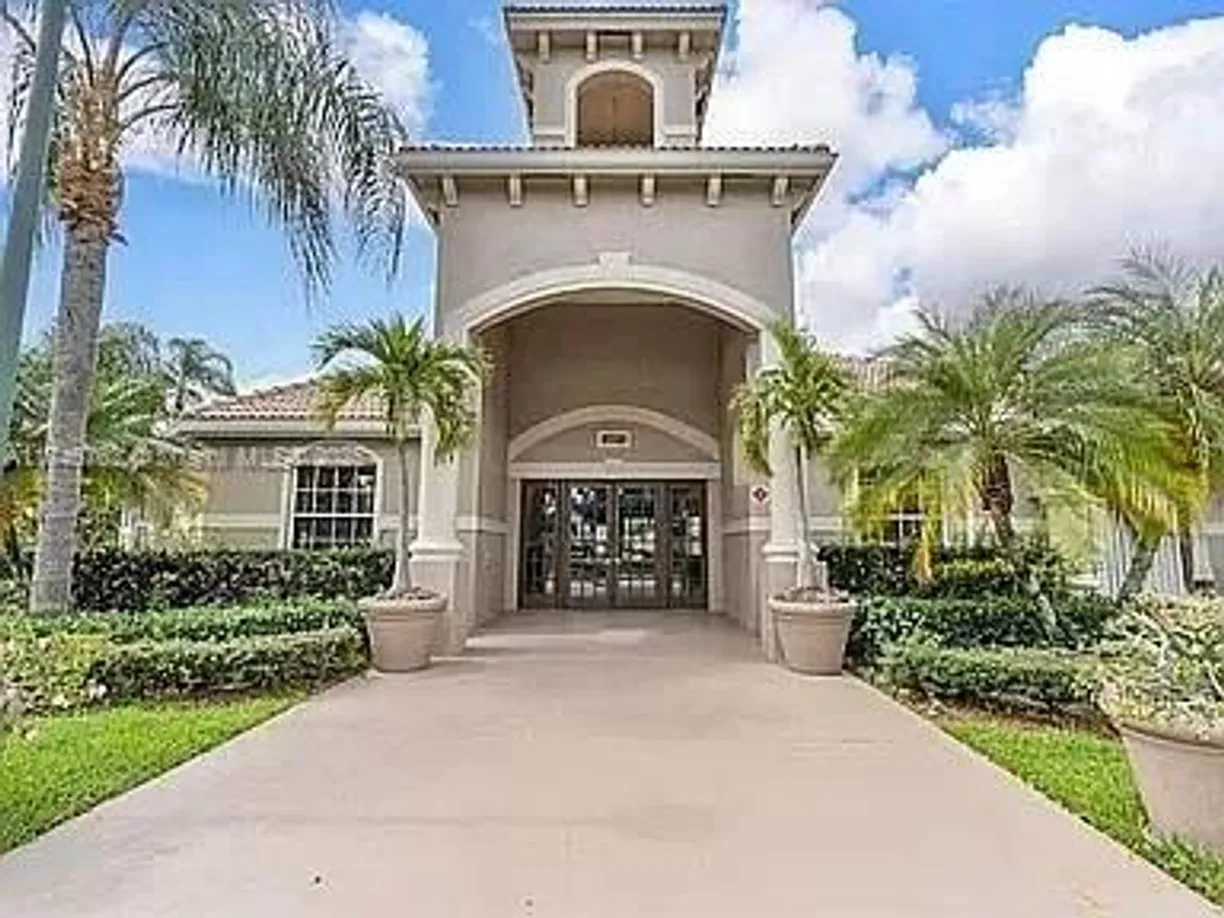 South Florida Real Estate | View 5001 Wiles Rd, 101 | 1 Bed, 1 Bath