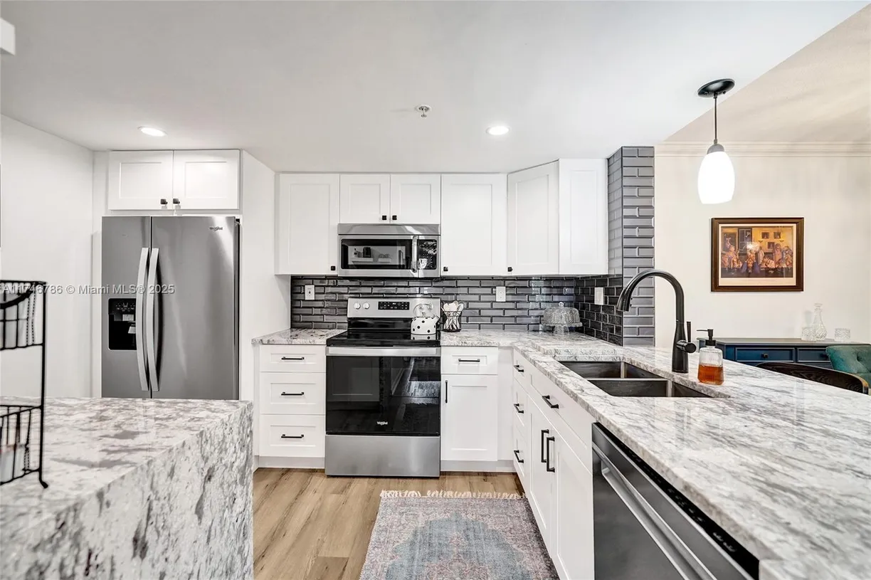 South Florida Real Estate | View 520 SE 5th Ave, 1302 | 2 Beds, 2 Baths