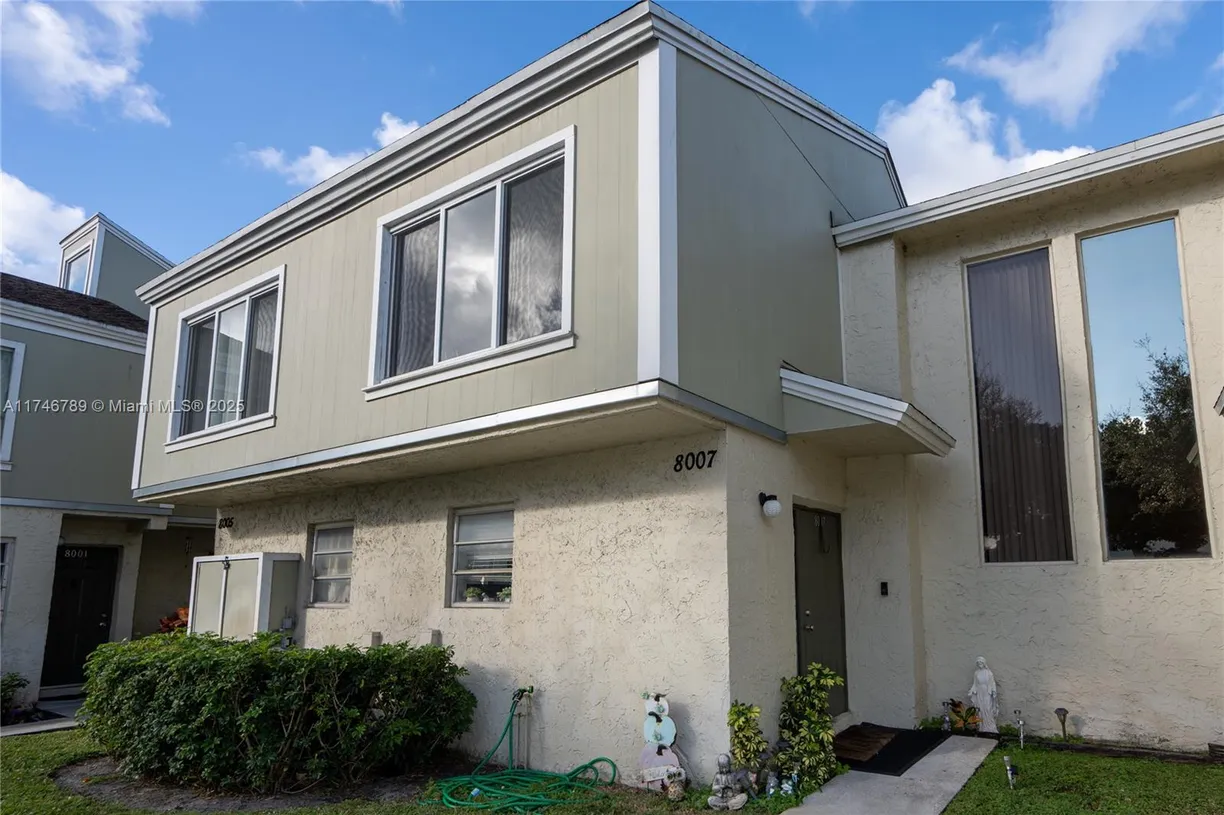 South Florida Real Estate | View 8007 Lagos De Campo Blvd, K-4 | 2 Beds, 1 Bath