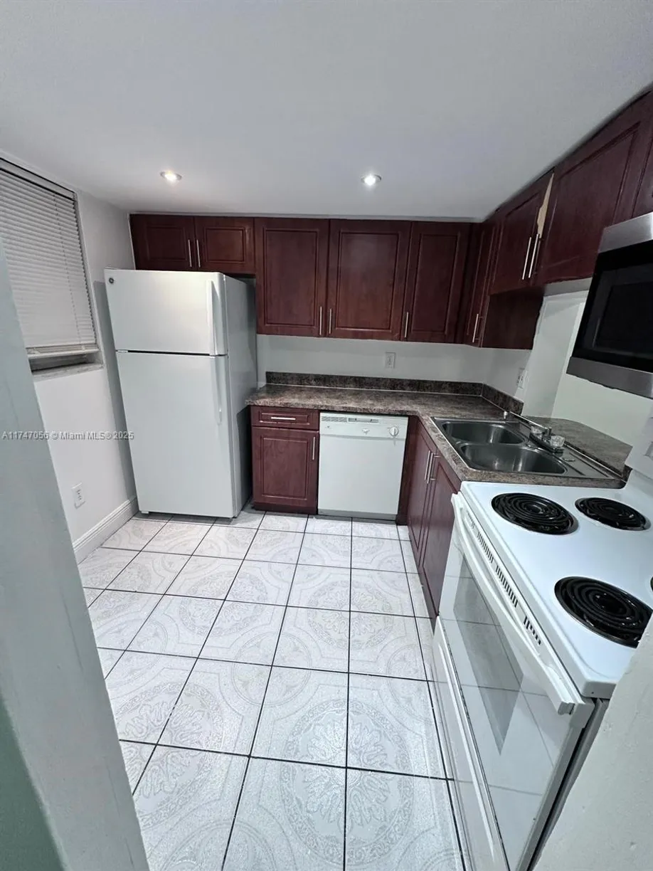 South Florida Real Estate | View 2800 NW 56th Ave, G102 | 2 Beds, 1 Bath