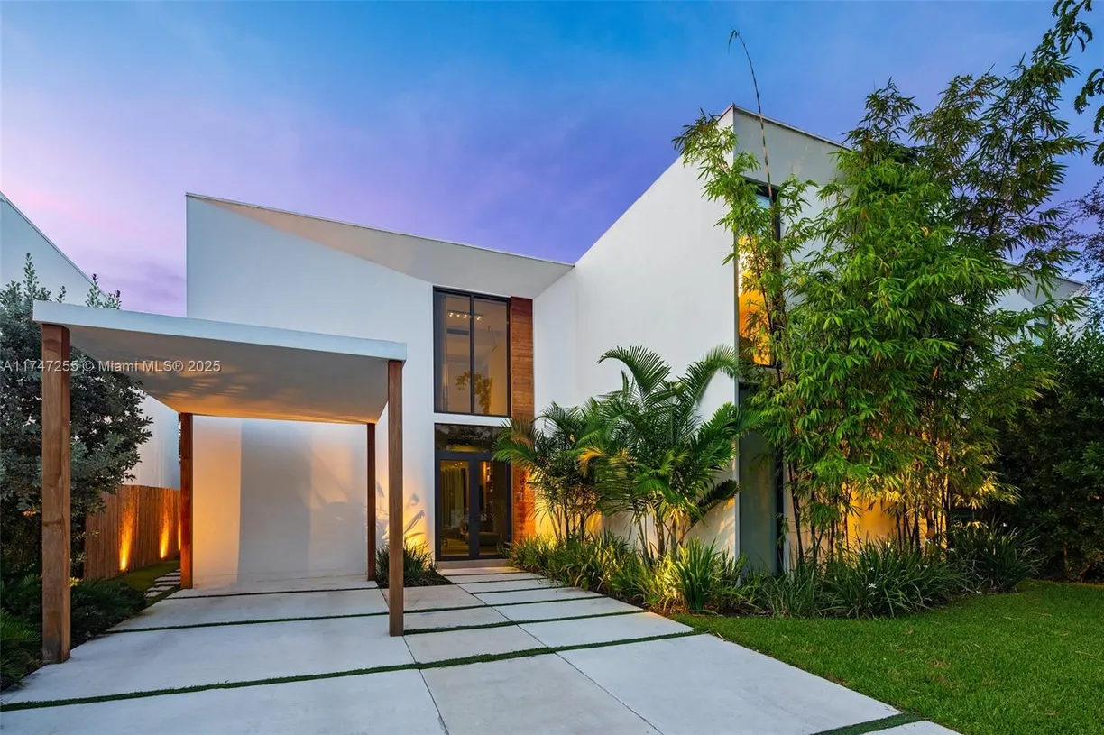 South Florida Real Estate | View 8641 Arboretum Ln | 4 Beds, 3 Baths