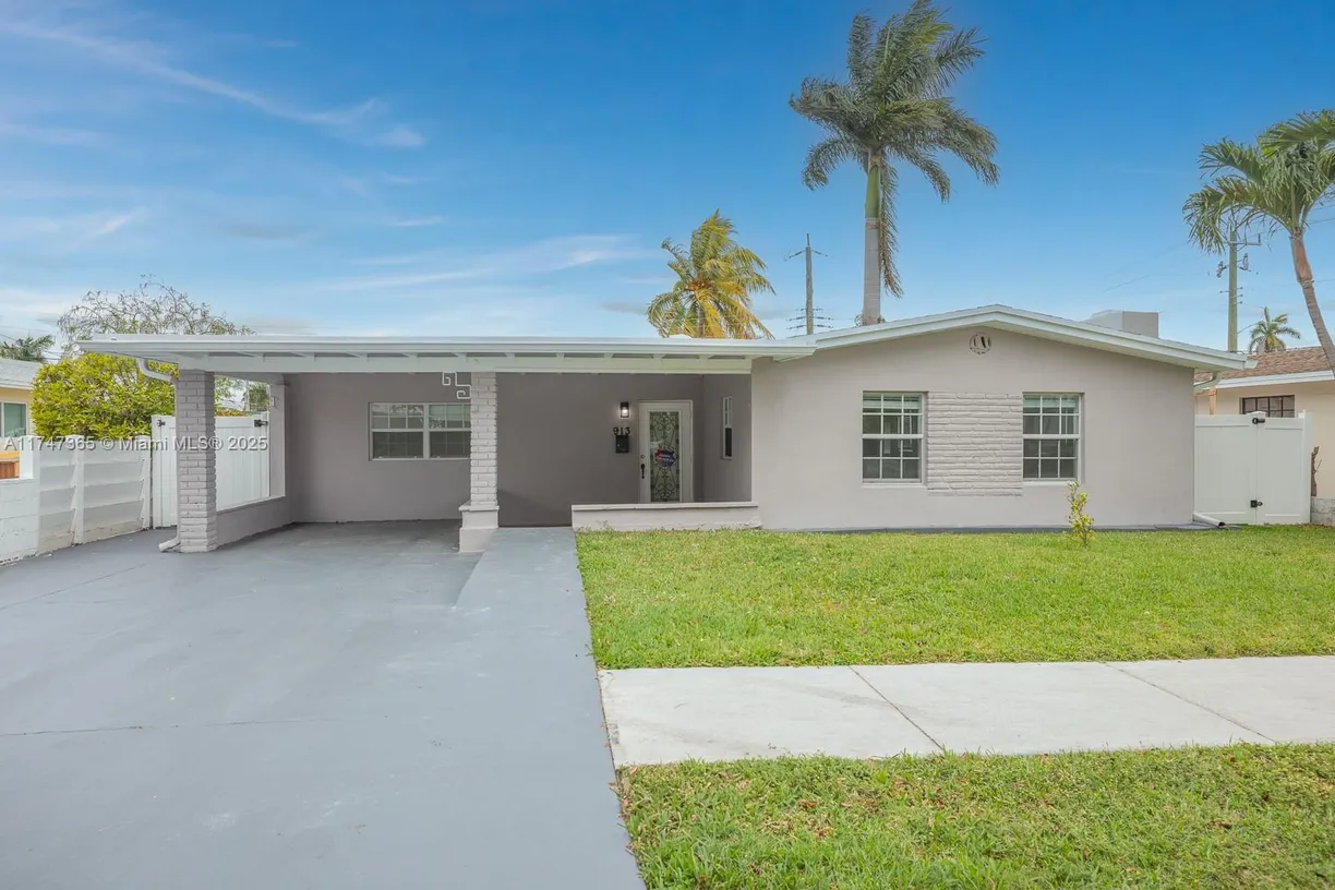 South Florida Real Estate | View 913 NE 2nd St | 3 Beds, 2 Baths