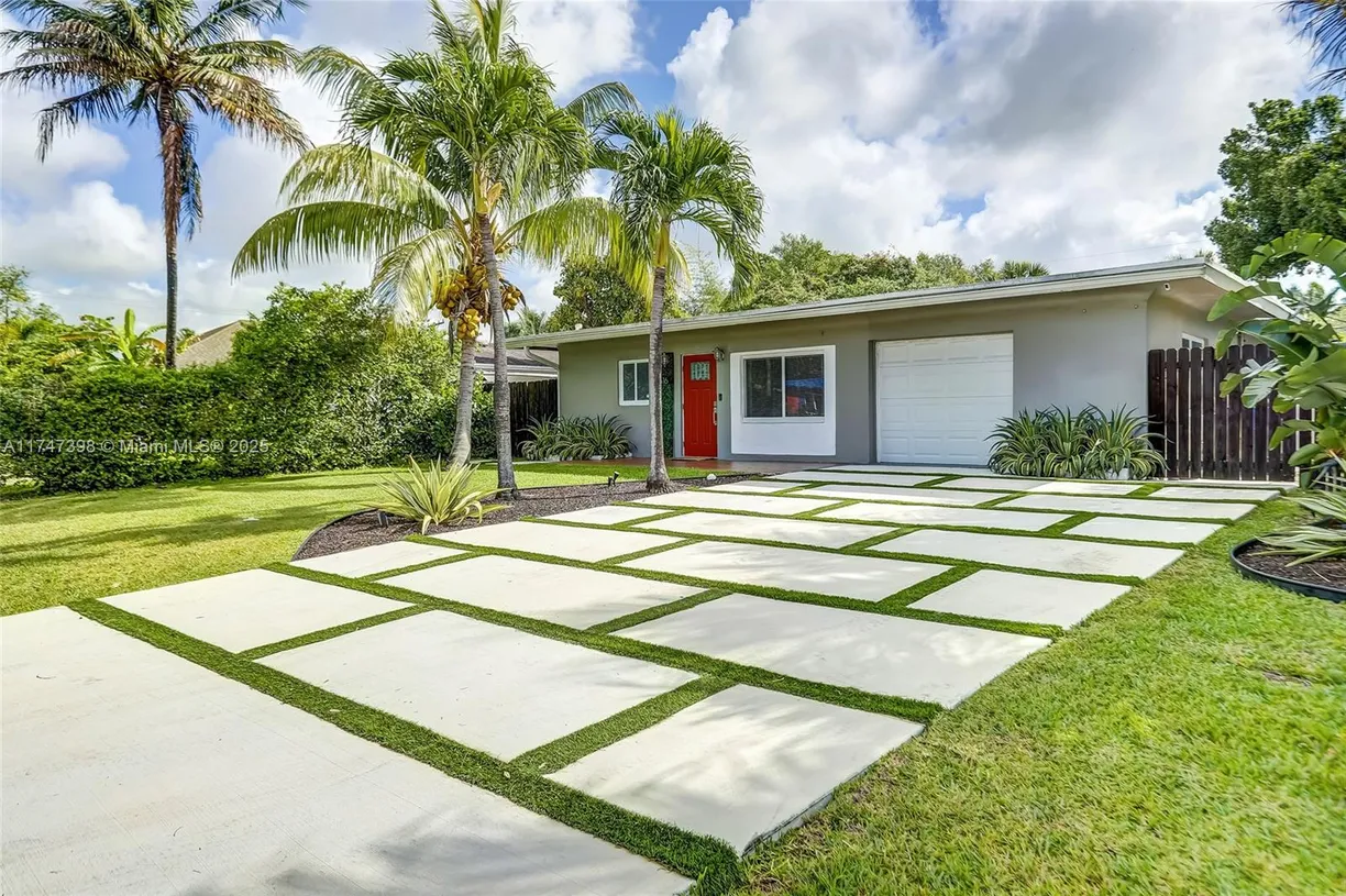 South Florida Real Estate | View 1516 SW 30th Ave | 3 Beds, 2 Baths
