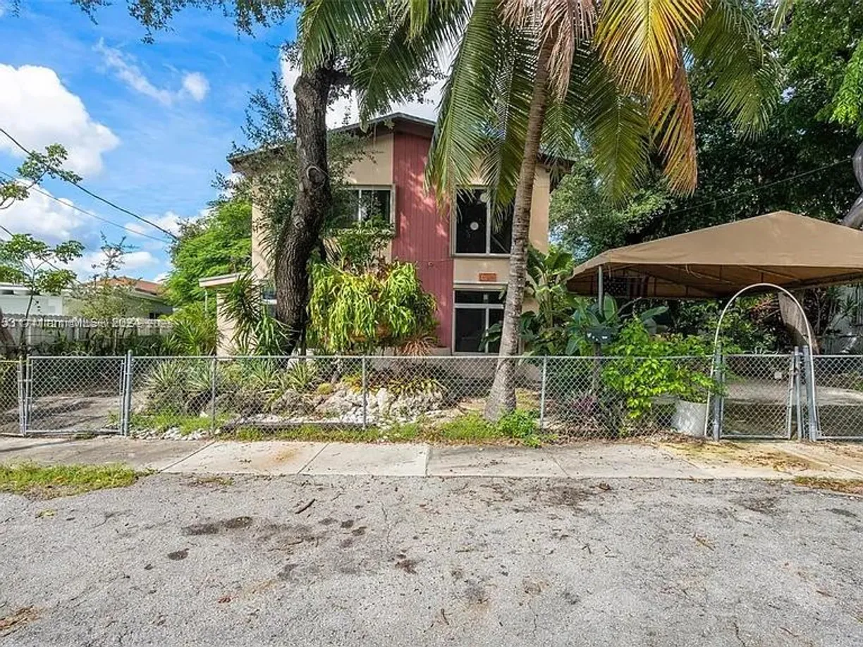 South Florida Real Estate | View 1020 NW 18th Pl, 1 | 1 Bath