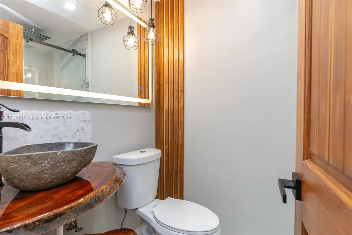 South Florida Real Estate | View 1507 Harding St, 1 | Listing