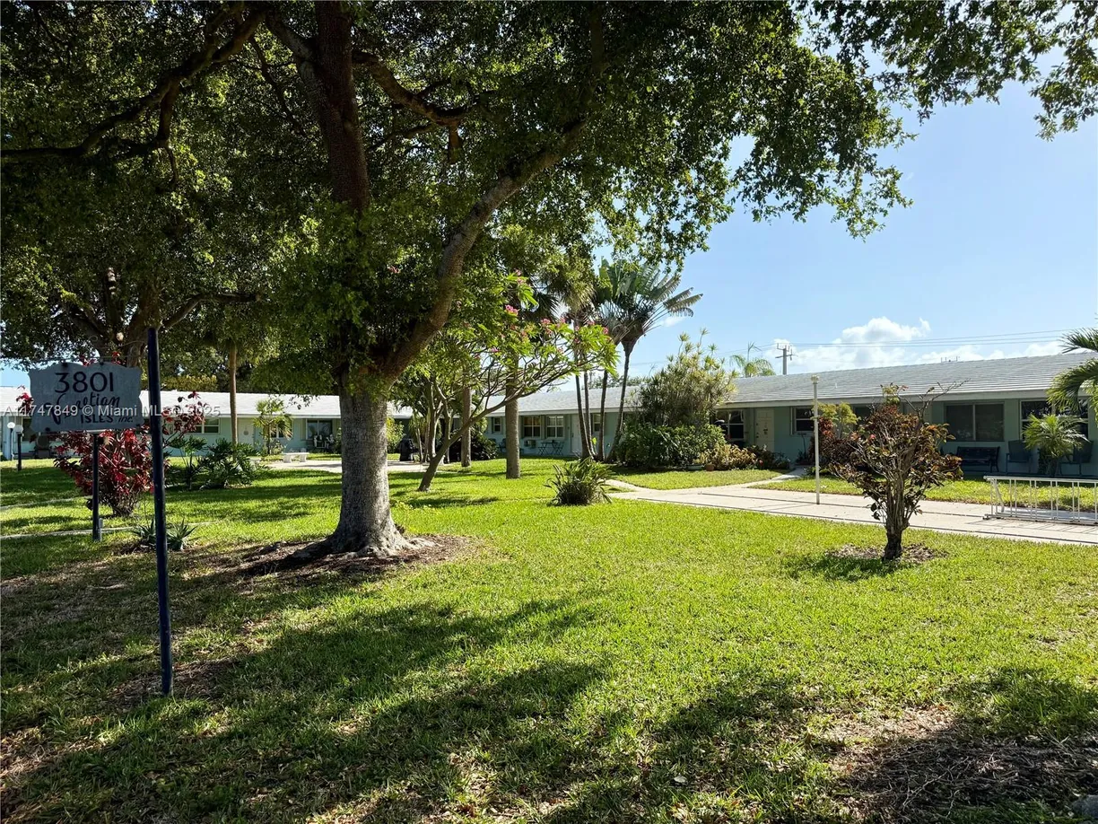South Florida Real Estate | View 3801 NE 22nd Ter, 12 | 1 Bed, 1 Bath