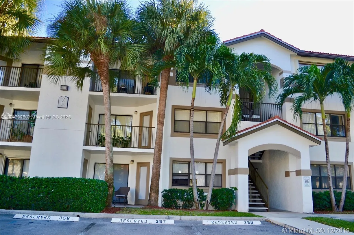 South Florida Real Estate | View 620 S Park Rd, 27-2 | Listing