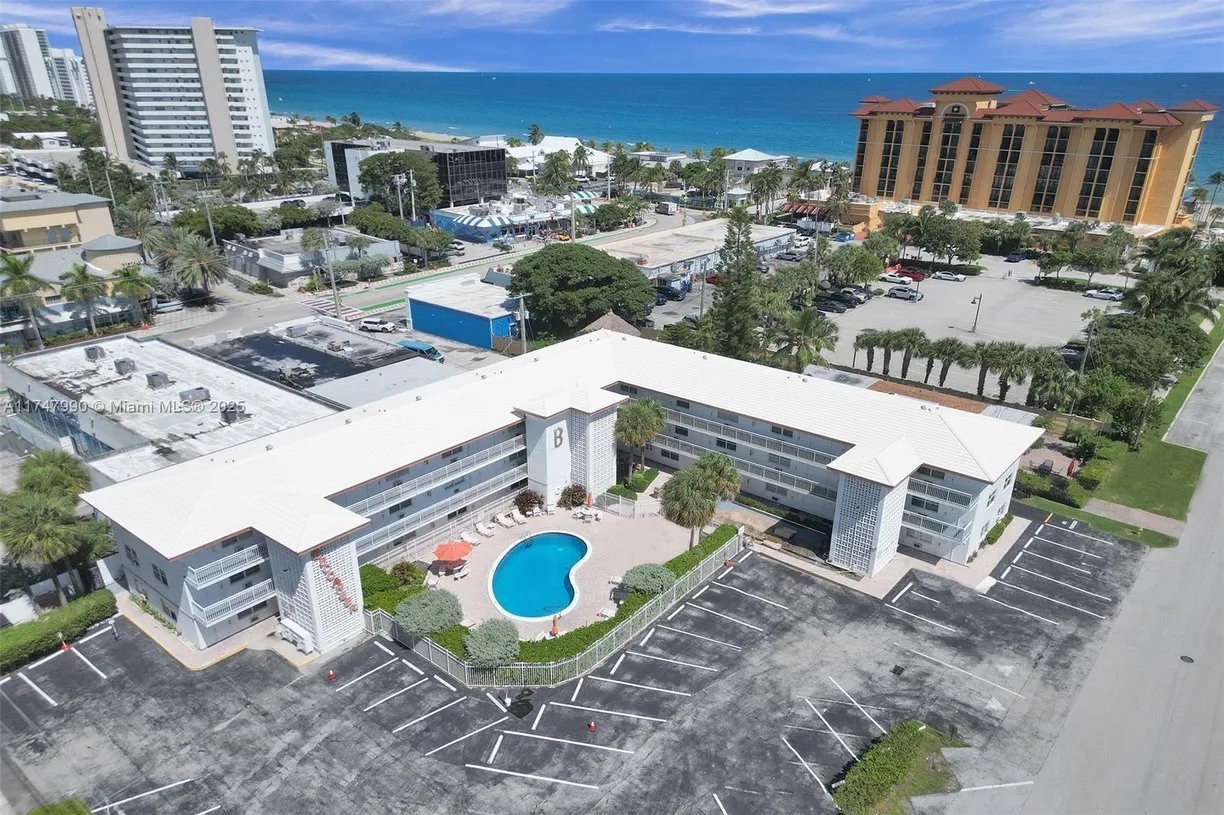 South Florida Real Estate | View 120 NE 20th Ave, 9 | 1 Bed, 1 Bath