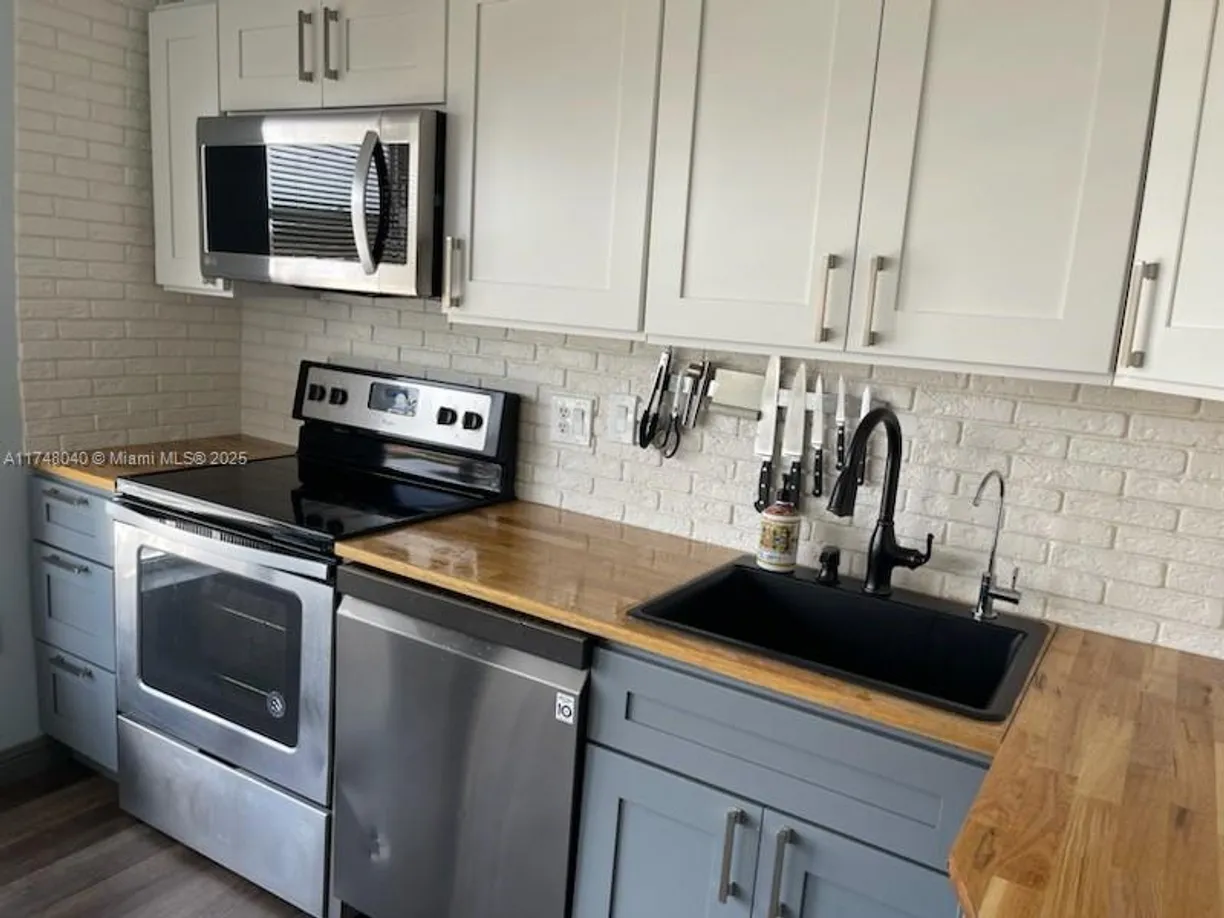 South Florida Real Estate | View 4156 Inverrary Dr, 412 | Listing