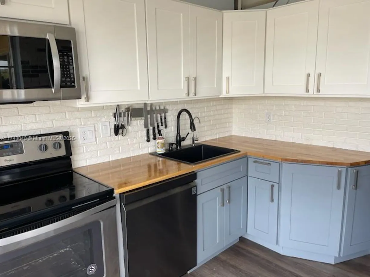 South Florida Real Estate | View 4156 Inverrary Dr, 412 | 2 Beds, 2 Baths