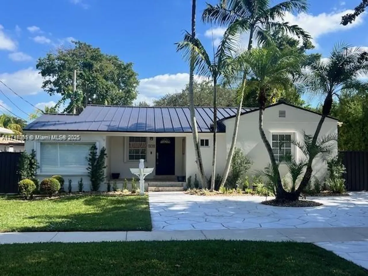 South Florida Real Estate | View 3523 SW 60th Ave, 3523 | 3 Beds, 1 Bath