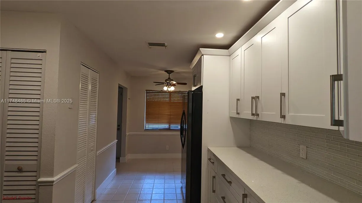 South Florida Real Estate | View 460 Lakeview Dr, 4 | Listing