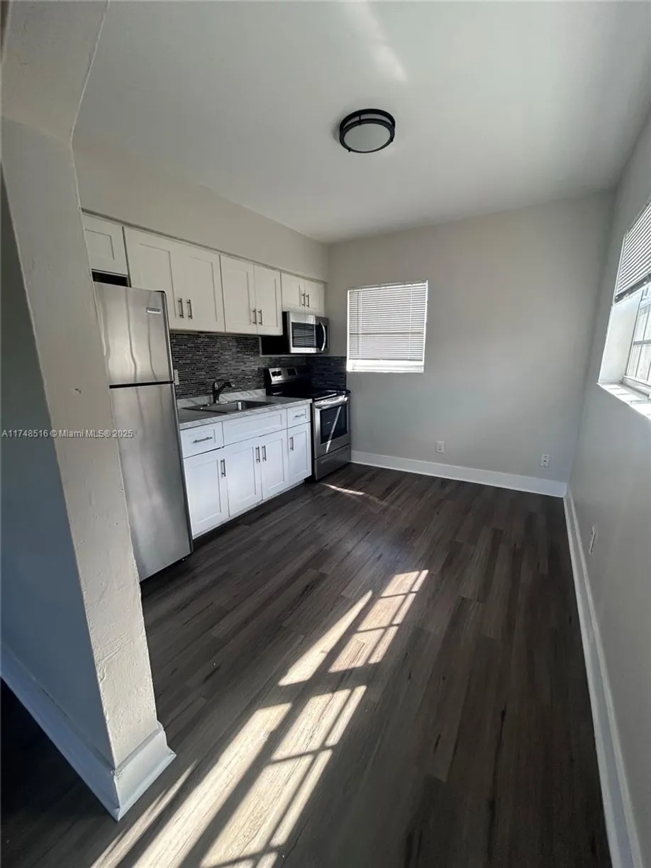 South Florida Real Estate | View 821 NW 7th Ave, 8 | 2 Beds, 1 Bath