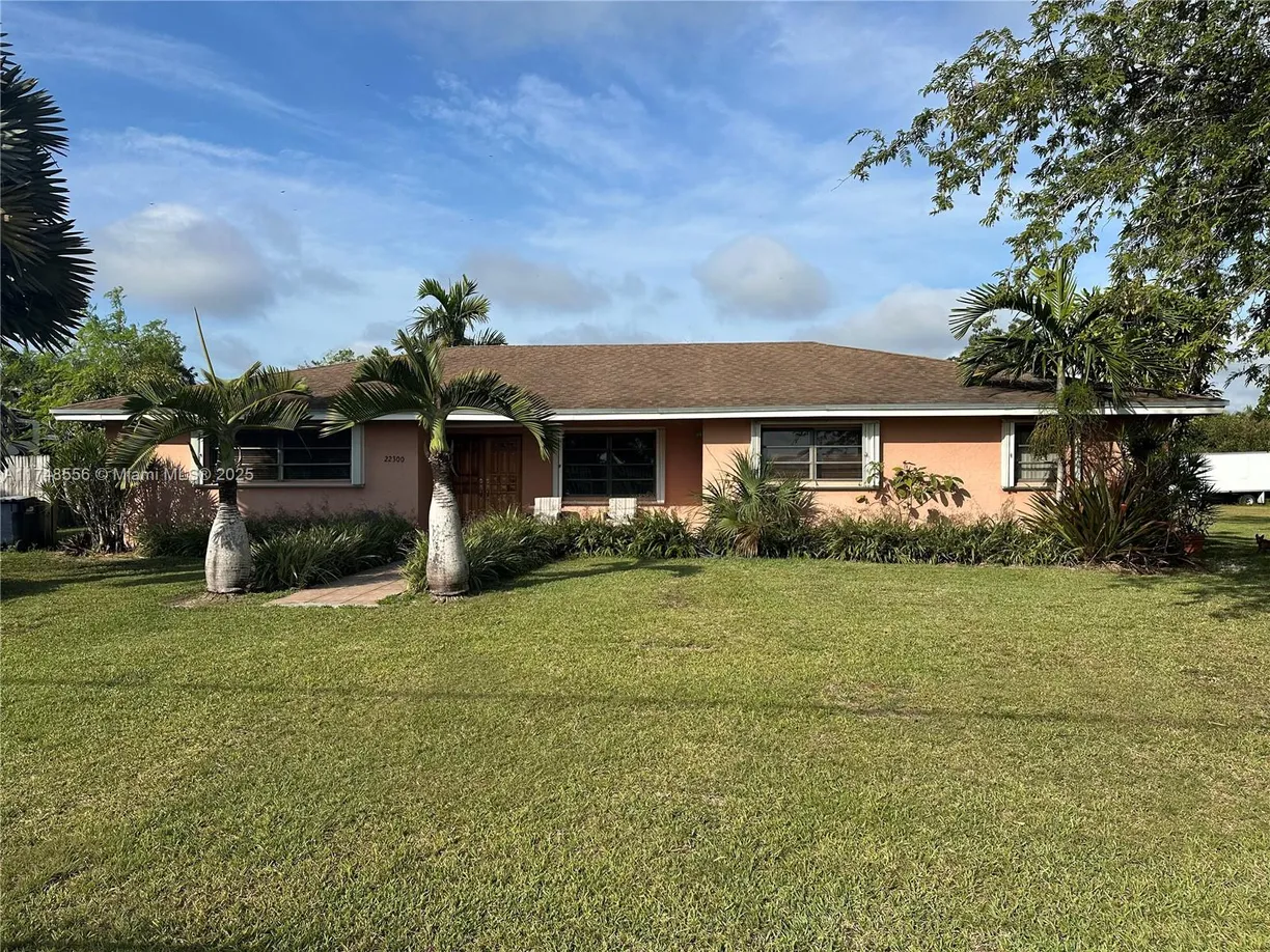 South Florida Real Estate | View  | 4 Beds, 2 Baths