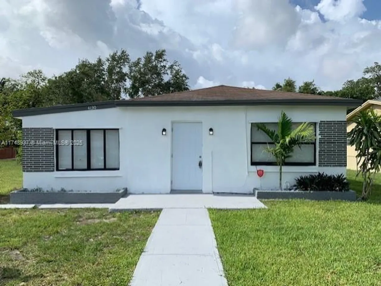 South Florida Real Estate | View  | 5 Beds, 2 Baths