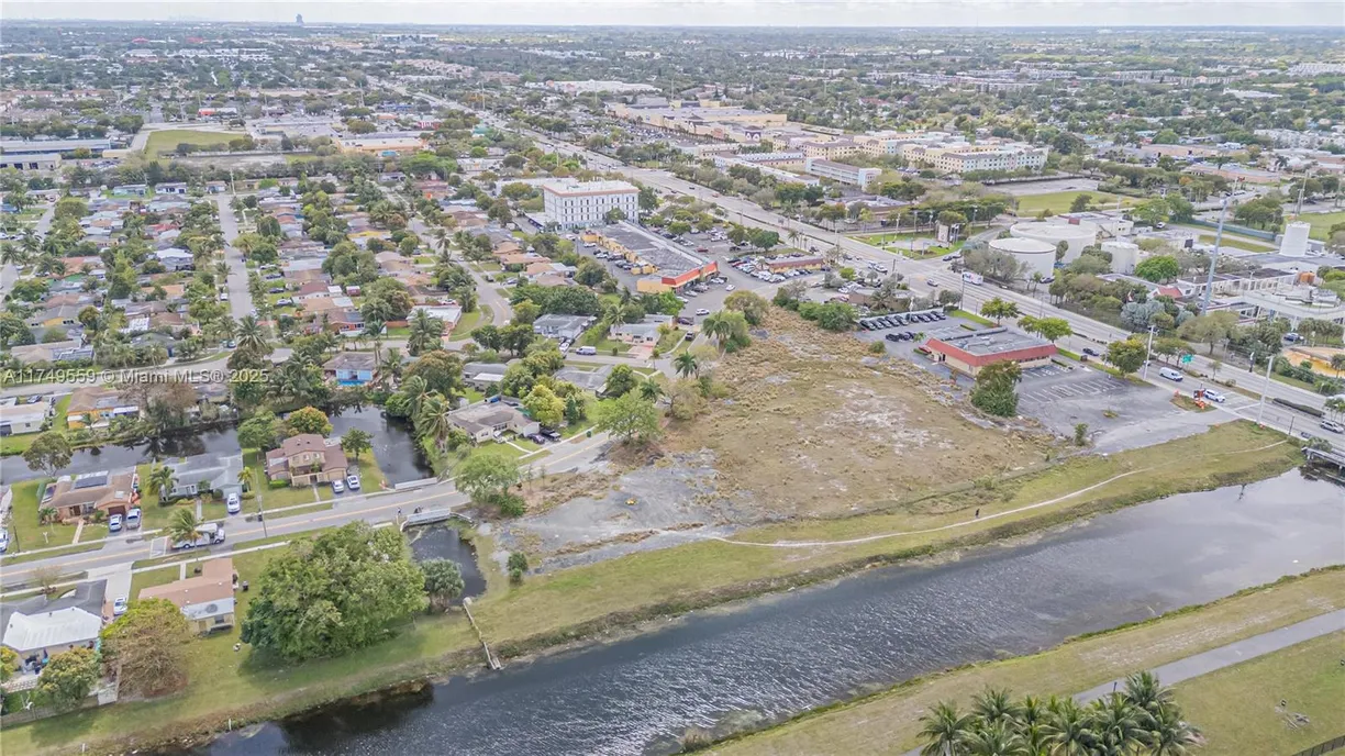 South Florida Real Estate | View 3900 NW 37th St