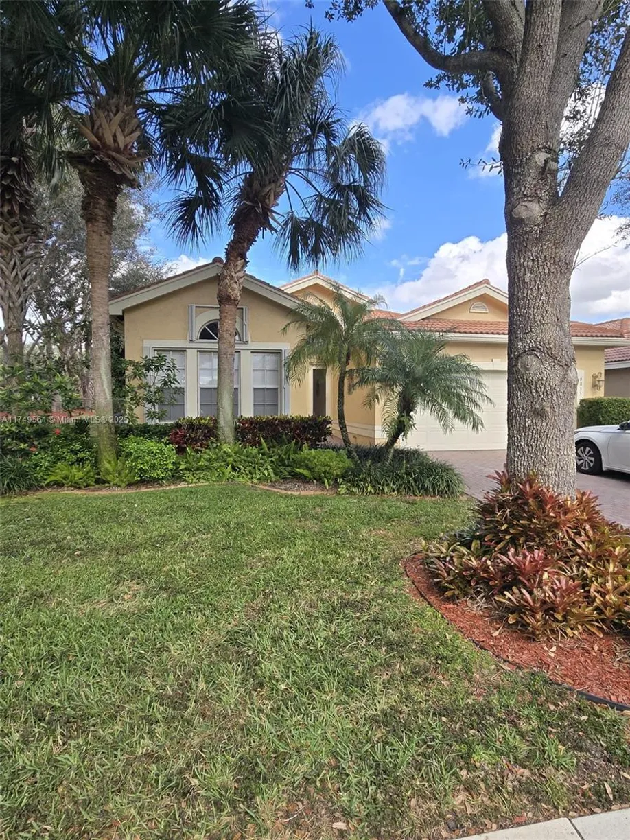 South Florida Real Estate | View 6855 Shamrock Trl | Listing