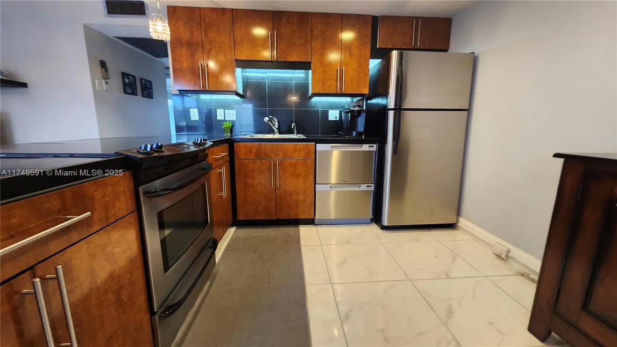 South Florida Real Estate | View 2009 Ventnor G, 2009 | 2 Beds, 2 Baths
