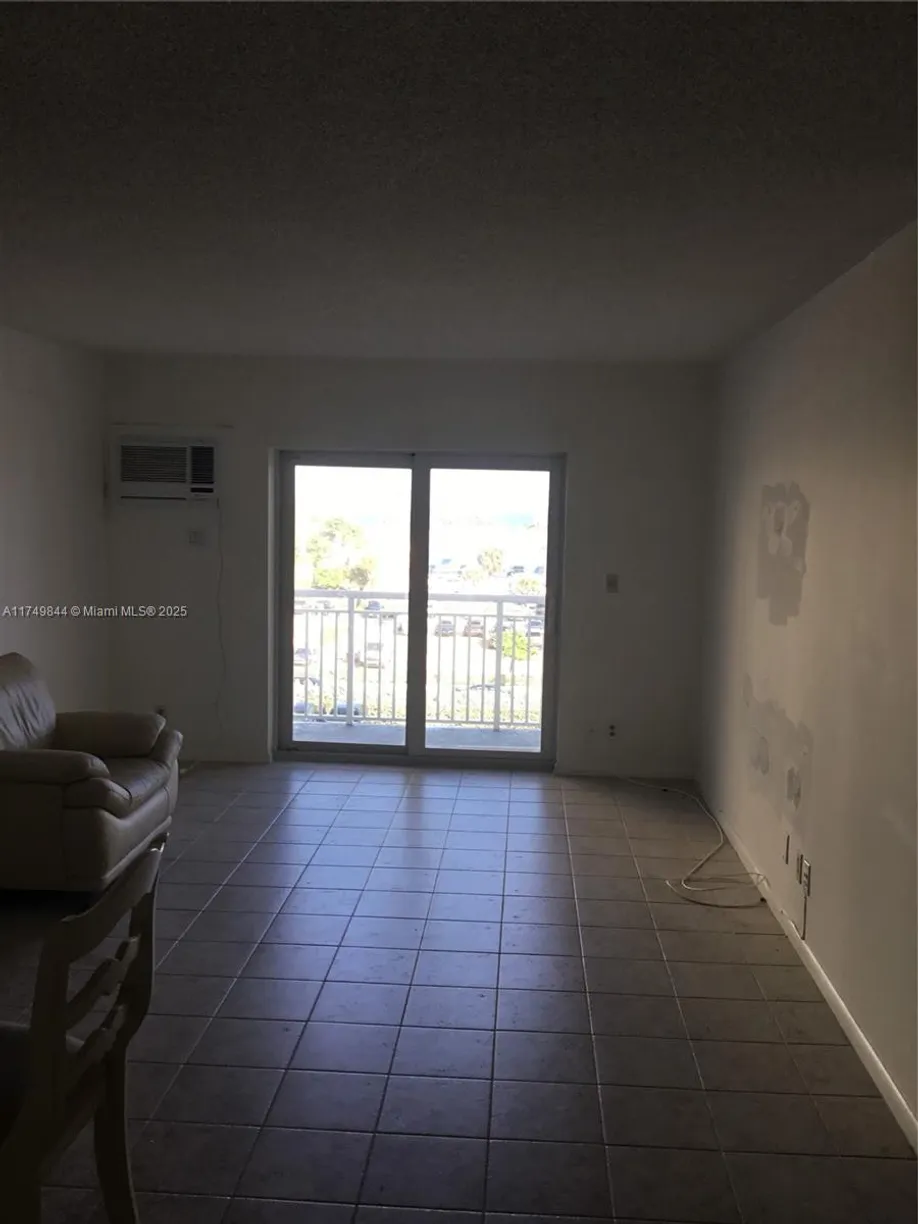 South Florida Real Estate | View 200 S Birch Rd, 404 | 1 Bed, 1 Bath