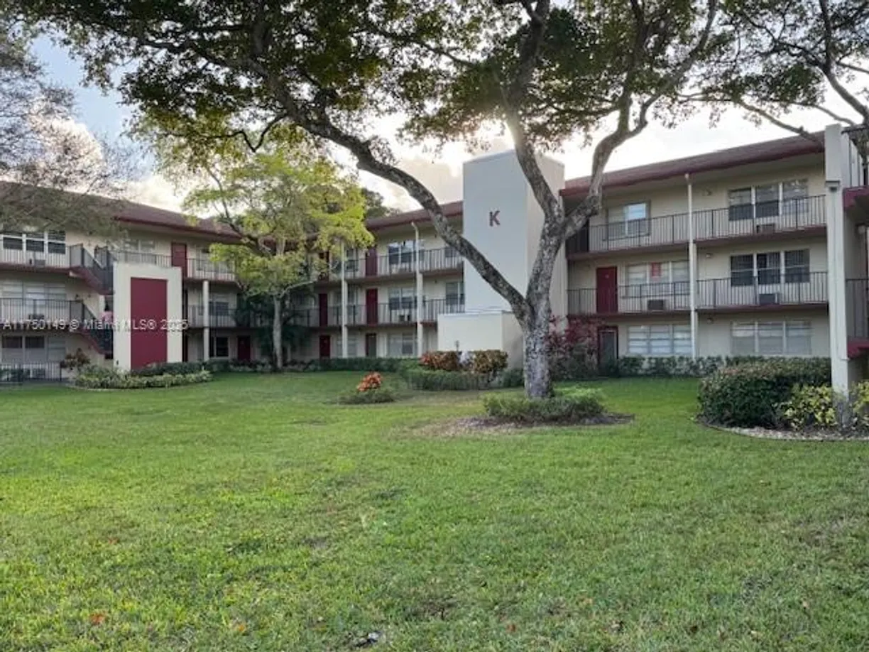 South Florida Real Estate | View 100 SW 132nd Way, 109K | 1 Bed, 1 Bath