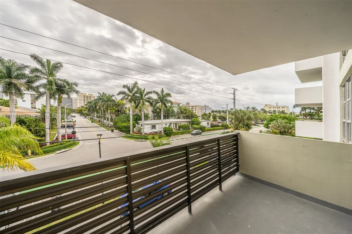 South Florida Real Estate | View 9800 W Bay Harbor Dr., 308 | 1 Bed, 1 Bath