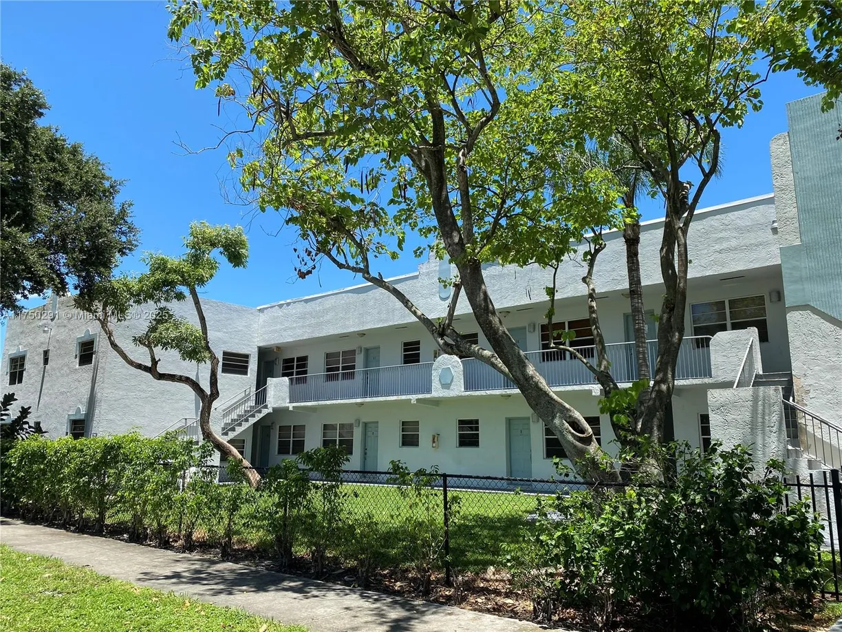 South Florida Real Estate | View 1925 Madison St, 11 | 1 Bed, 1 Bath
