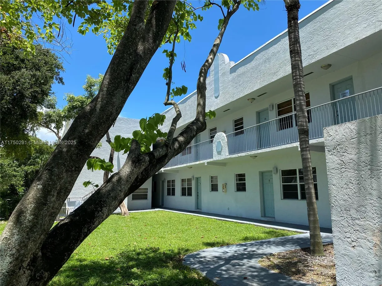 South Florida Real Estate | View 1925 Madison St, 11 | Listing