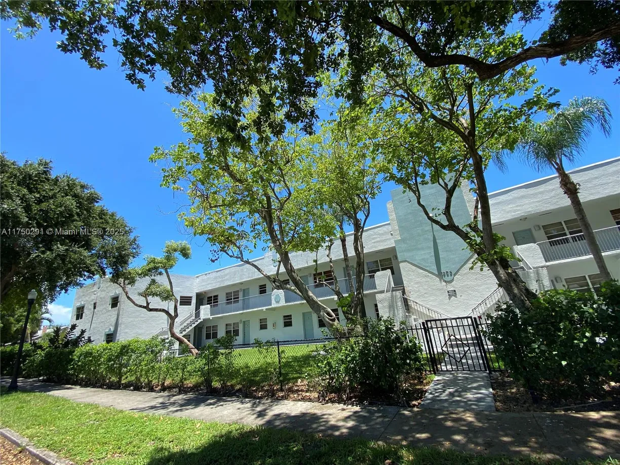South Florida Real Estate | View 1925 Madison St, 11 | Listing