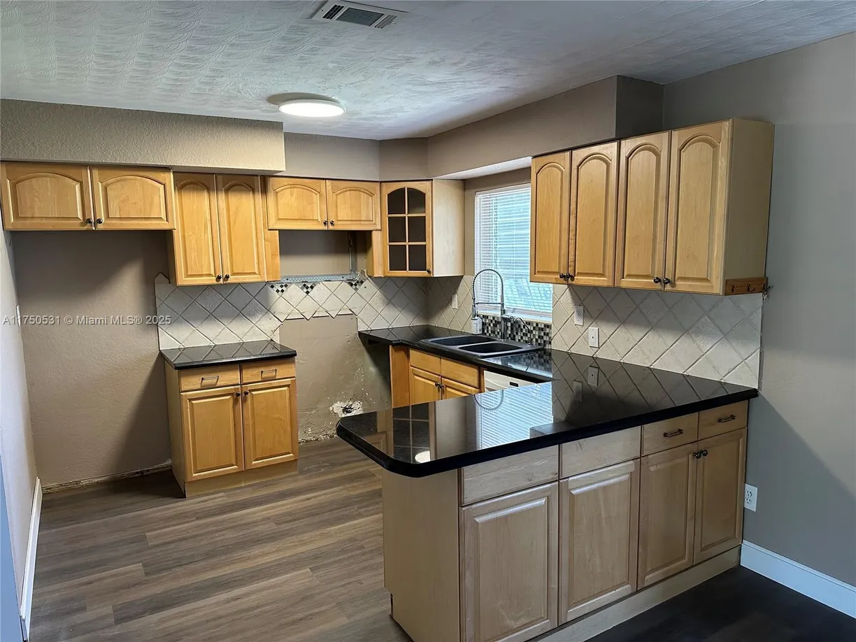 South Florida Real Estate | View 3050 NE 8th Ave | Listing
