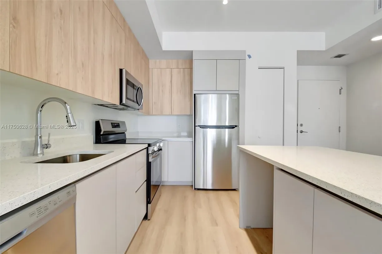 South Florida Real Estate | View 1715 N Dixie Hwy, 2201 | Listing