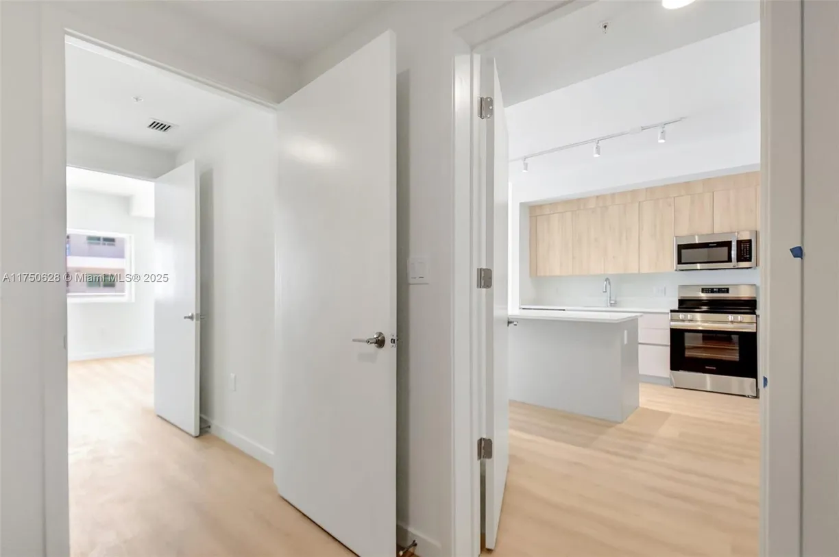South Florida Real Estate | View 1715 N Dixie Hwy, 2201 | Listing