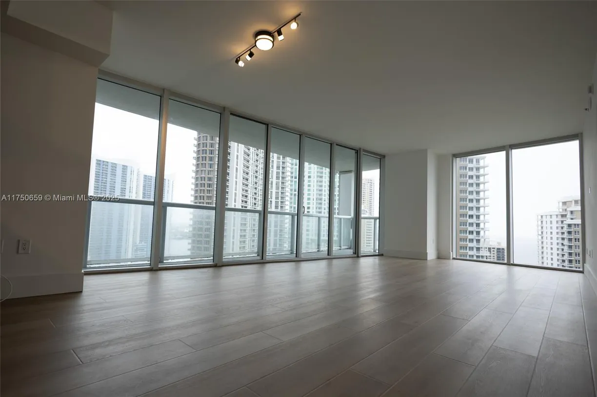 South Florida Real Estate | View 495 Brickell Ave, 2102 | Listing