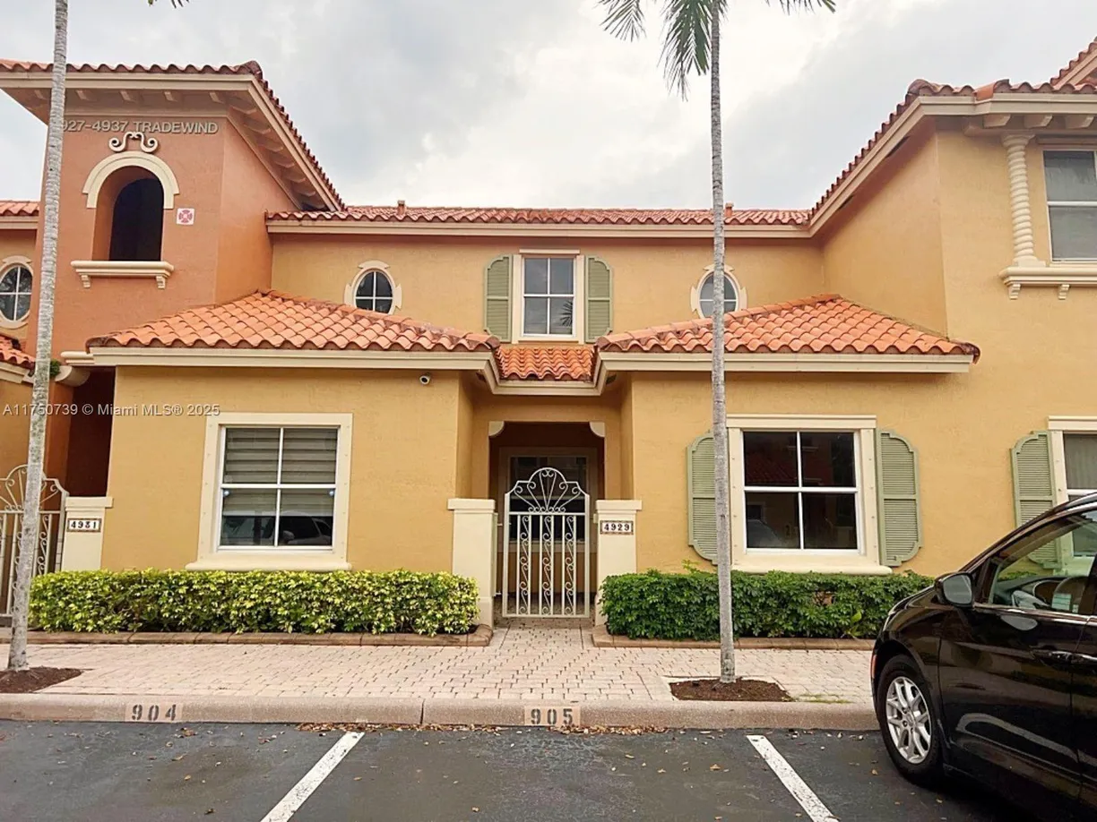 South Florida Real Estate | View 4929 Tradewinds Ter, 905 | 3 Beds, 3 Baths