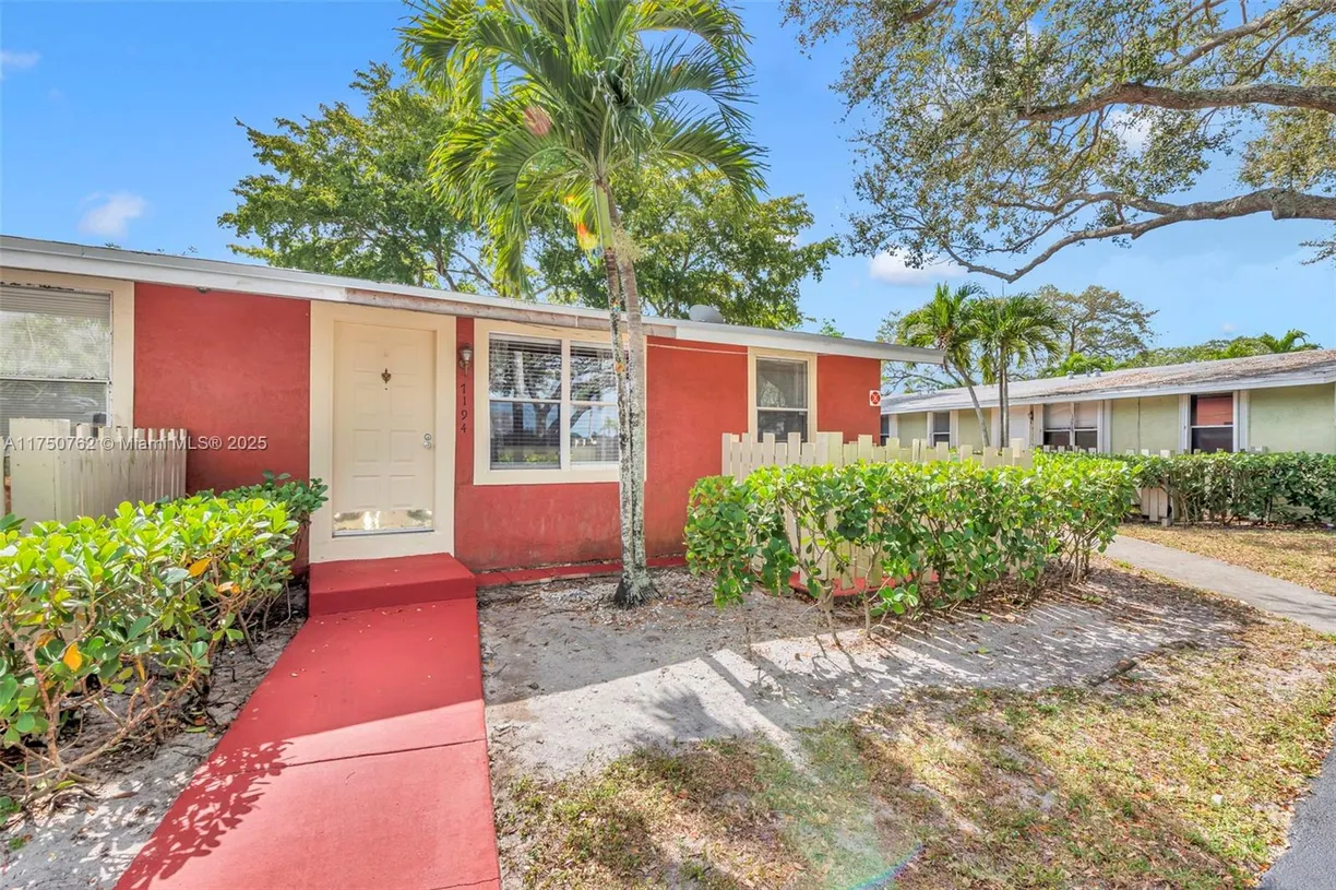 South Florida Real Estate | View 7194 Southgate Blvd, 7194 | 1 Bed, 1 Bath