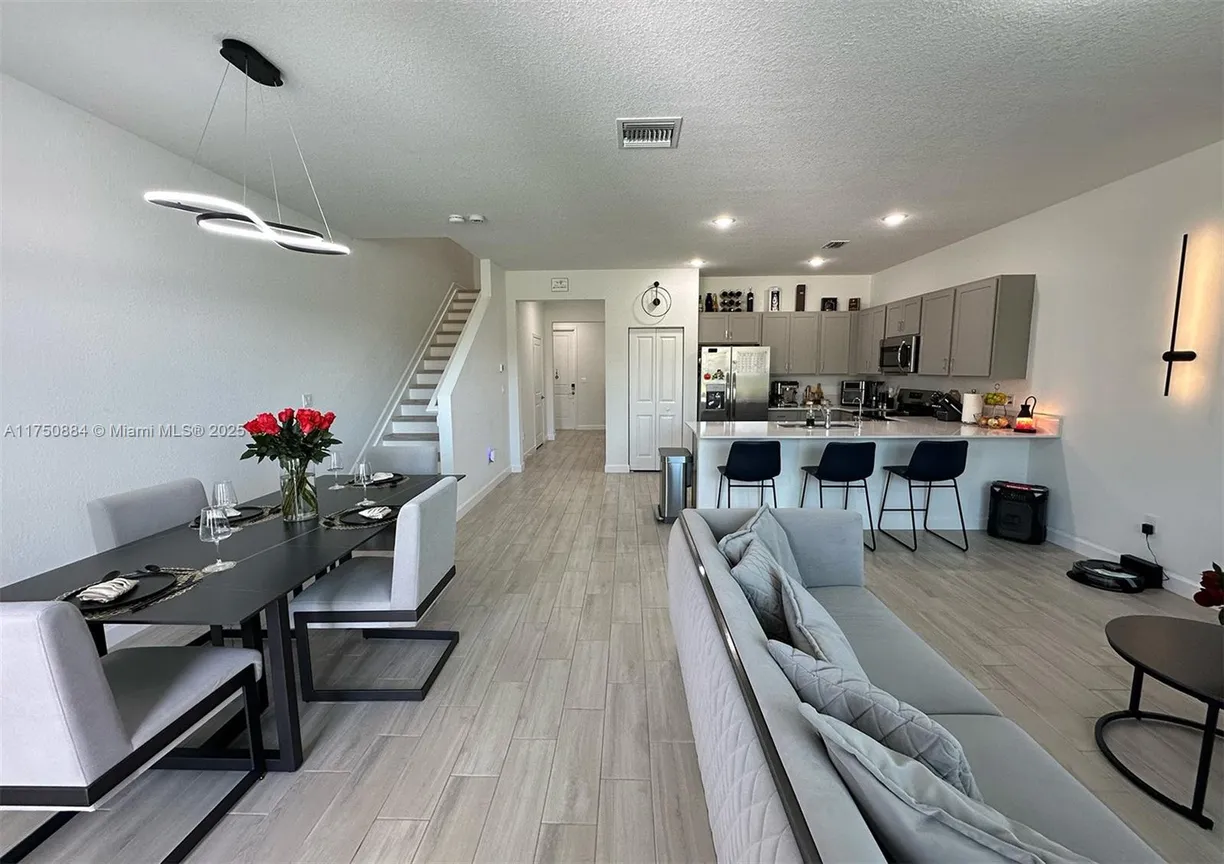 South Florida Real Estate | View 4151 Lagoon Shore Dr, 4151 | Listing