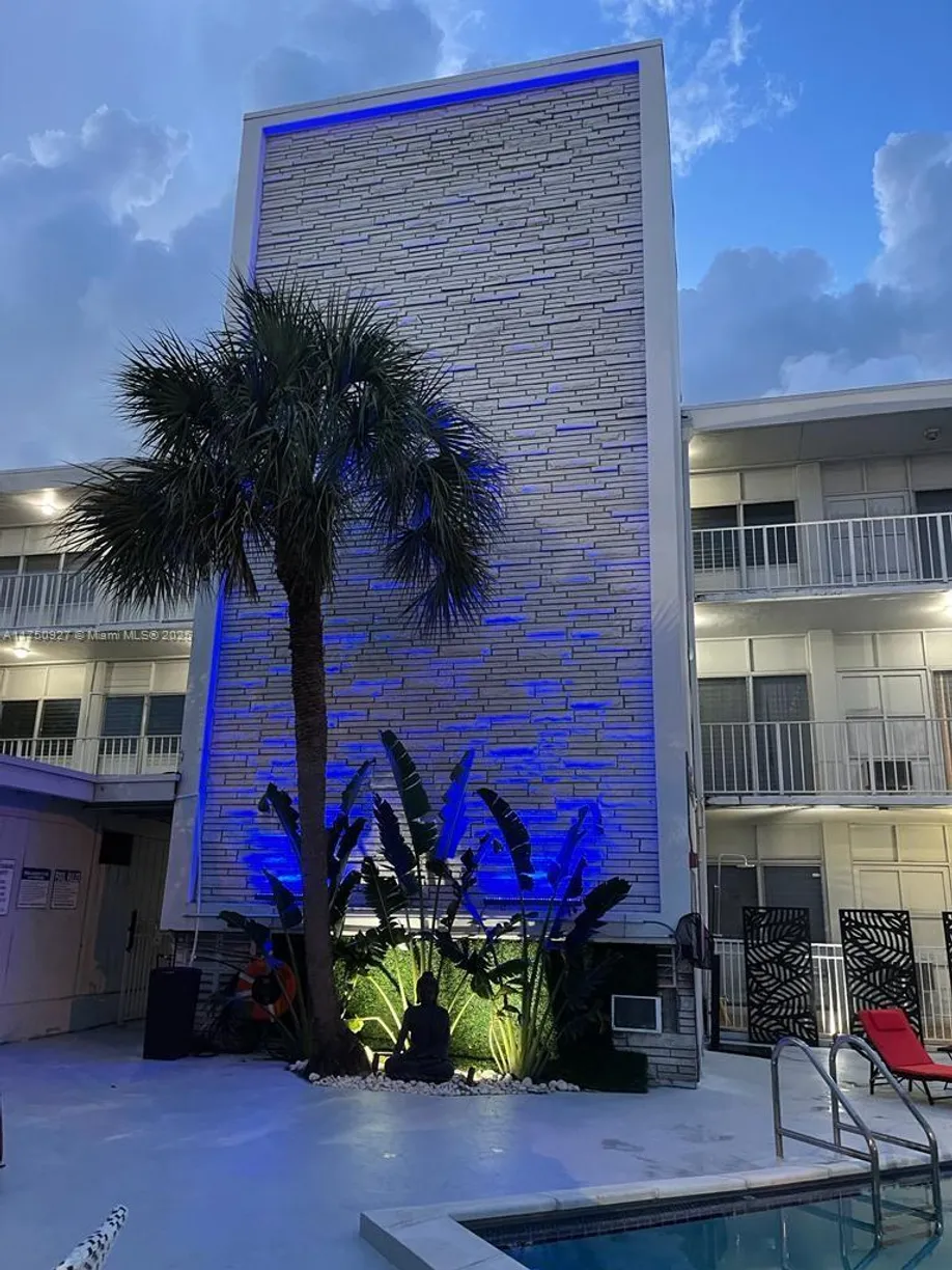 South Florida Real Estate | View 2101 Normandy Dr, 212 | 1 Bed, 1 Bath