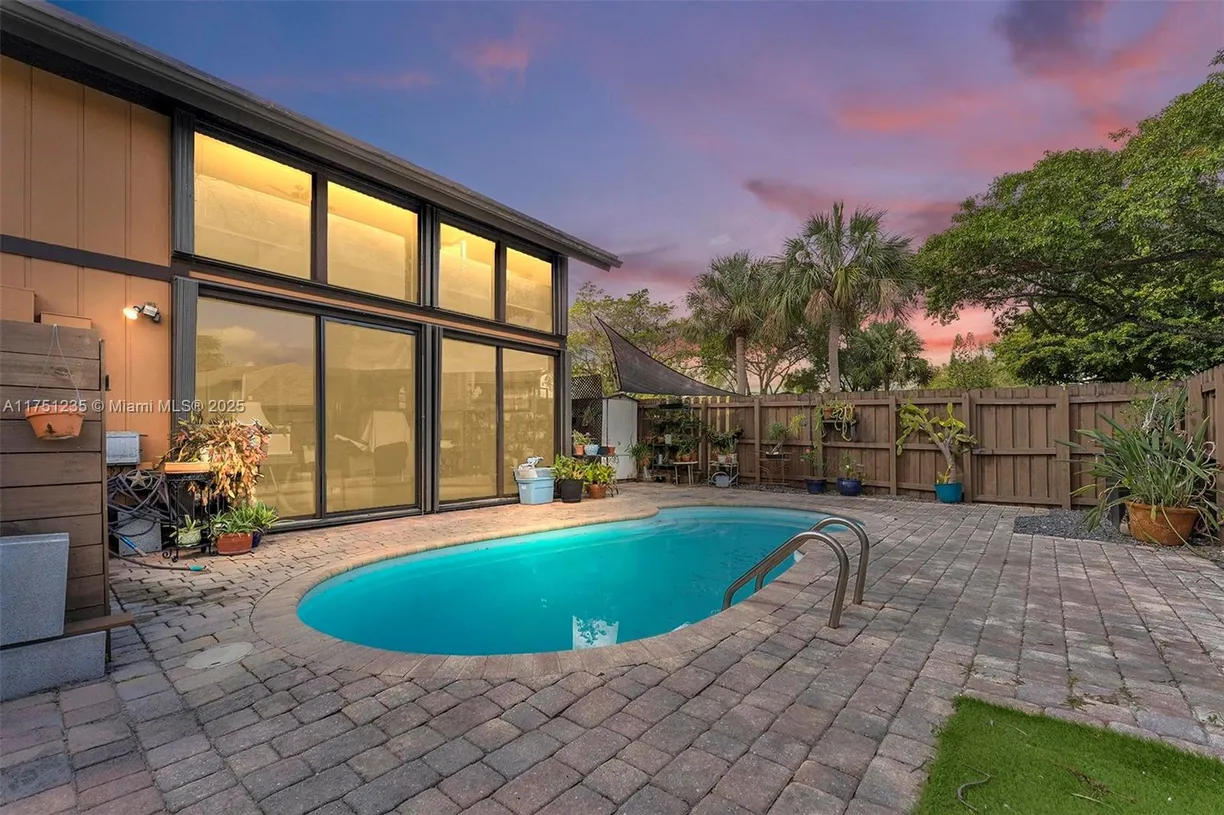 South Florida Real Estate | View 10141 Woodbury Ct | 2 Beds, 2 Baths