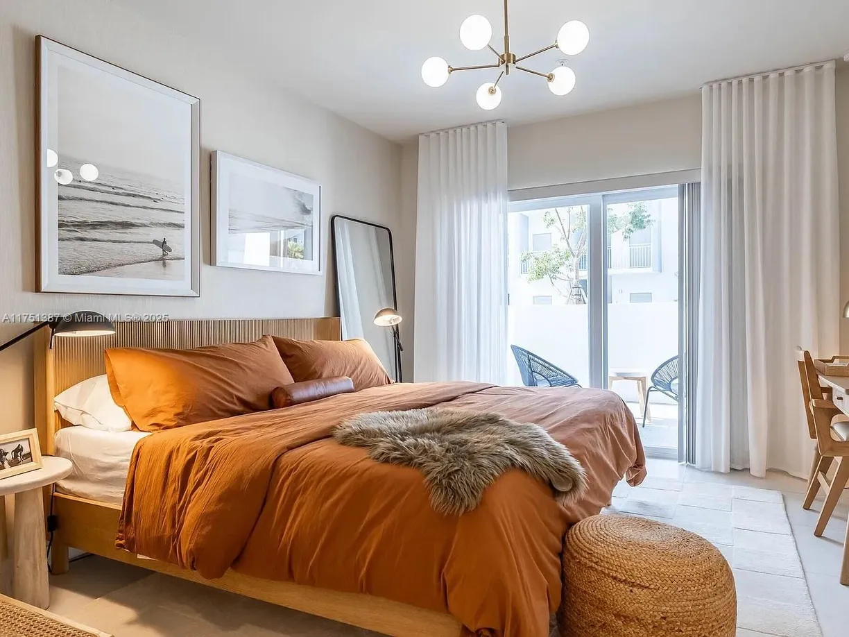 South Florida Real Estate | View 618 NE 2nd St, 107 | 2 Beds, 2 Baths