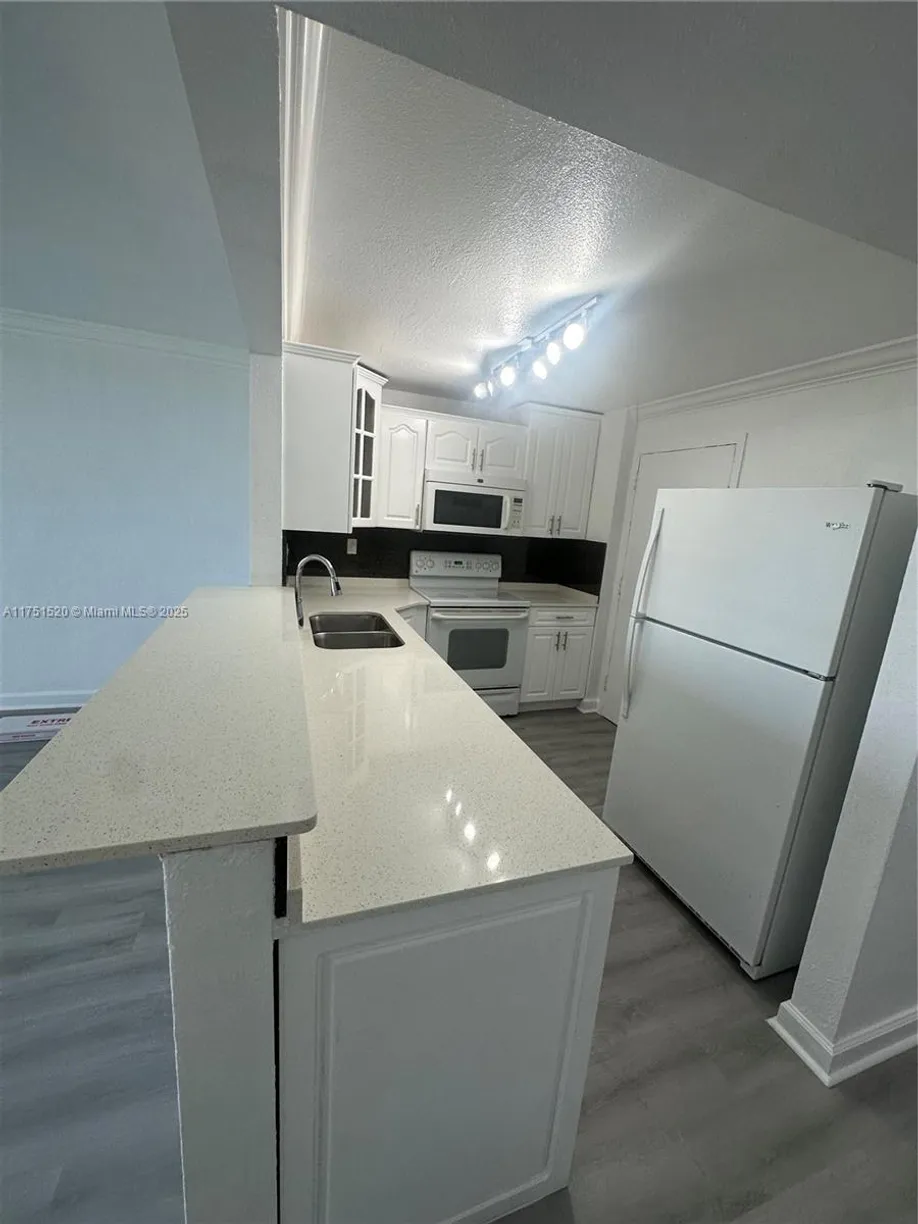 South Florida Real Estate | View 9001 SW 77th Ave, C702 | 3 Beds, 2 Baths