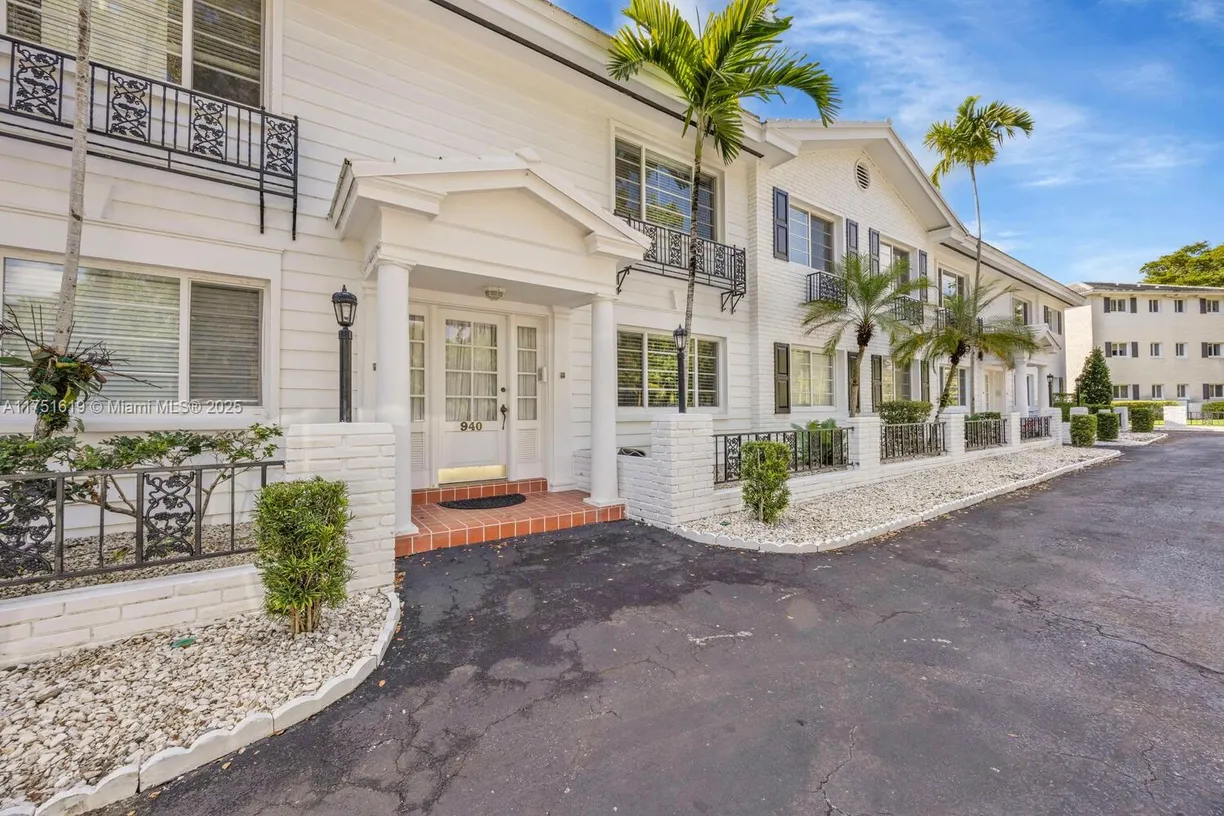 South Florida Real Estate | View 940 Sevilla Ave, 108 | 2 Beds, 2 Baths