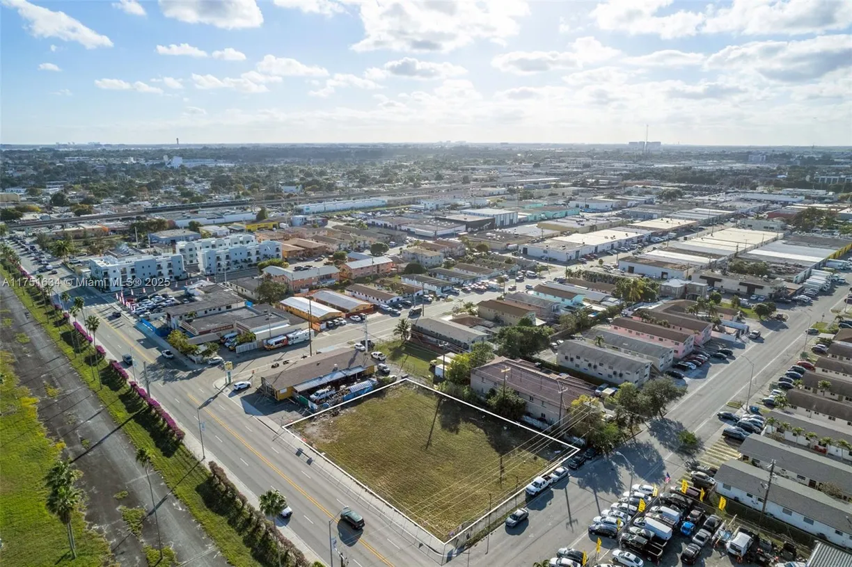 South Florida Real Estate | View 2450 Palm Ave | Listing