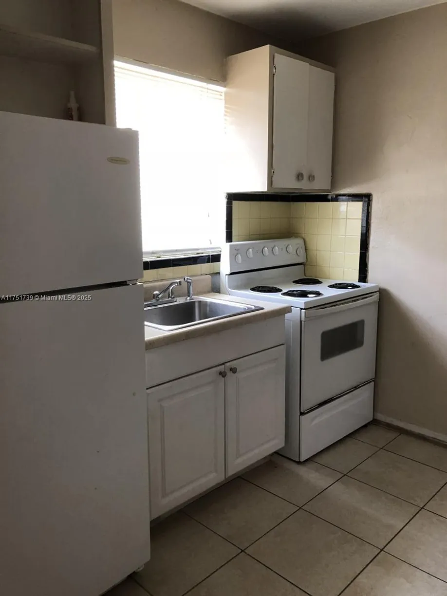 South Florida Real Estate | View 1915 Fletcher St, W5 | Listing