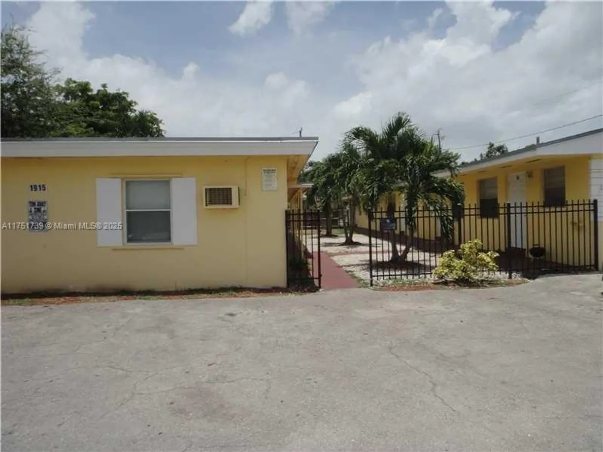 South Florida Real Estate | View 1915 Fletcher St, W5 | 1 Bath