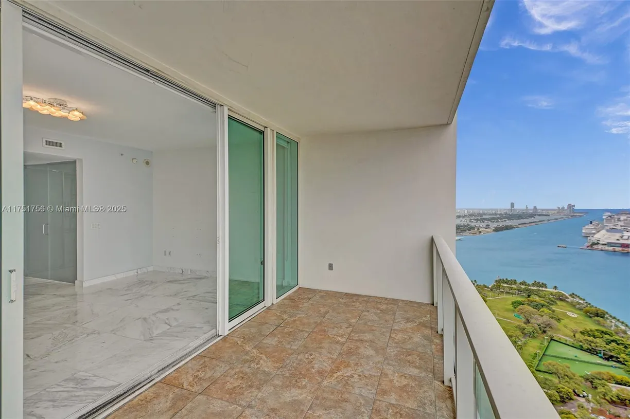 South Florida Real Estate | View 1040 Biscayne Blvd, 3608 | 1 Bed, 1 Bath