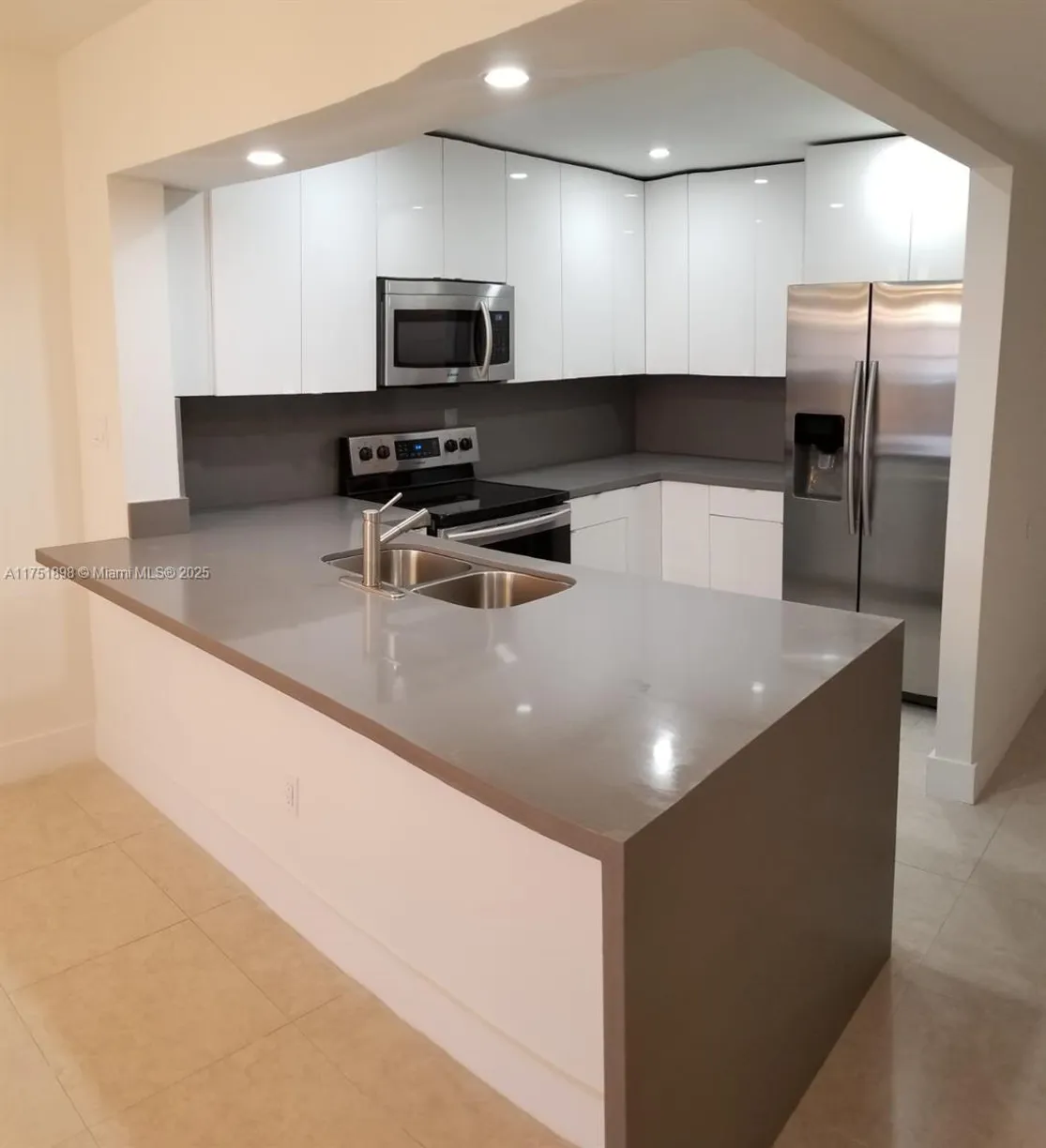 South Florida Real Estate | View 20850 San Simeon Way, 103-5 | 1 Bed, 1 Bath