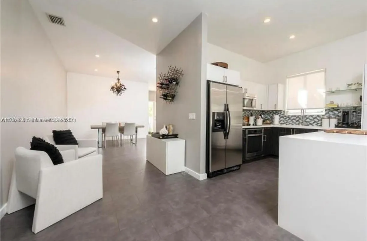 South Florida Real Estate | View 3749 SW 27th Ln, 3749 | 3 Beds, 2 Baths